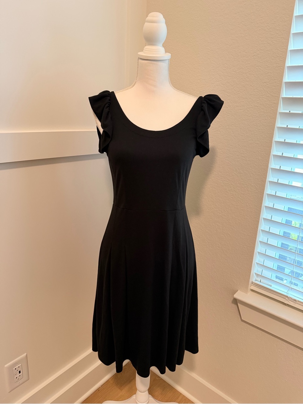 LOFT Black Flutter Sleeve Fit & Flare Dress – Size 6 - Picture 1 of 7